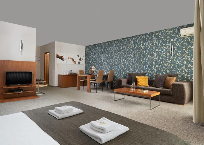 Boutique Uniqato בנסקו