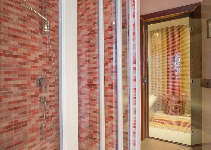 Boutique Uniqato בנסקו